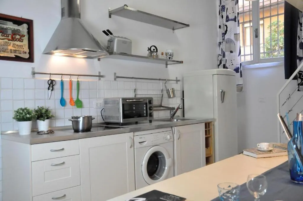 Housmart Podgora 1-2 Apartment Bologna 0*,  Italy
